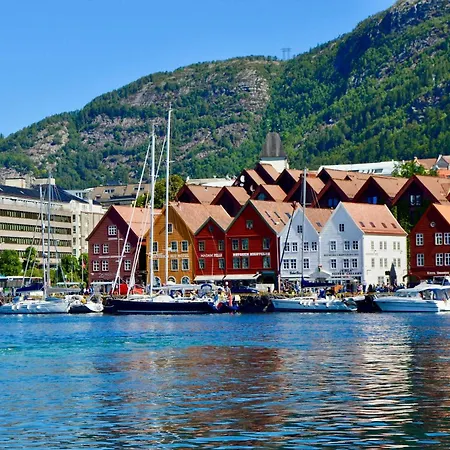 Contemporary City-apartement With Views Of The Dock! Daire Bergen